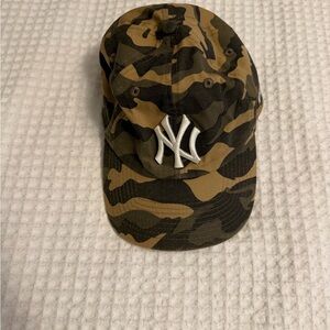 Yankees Camouflage Baseball Cap